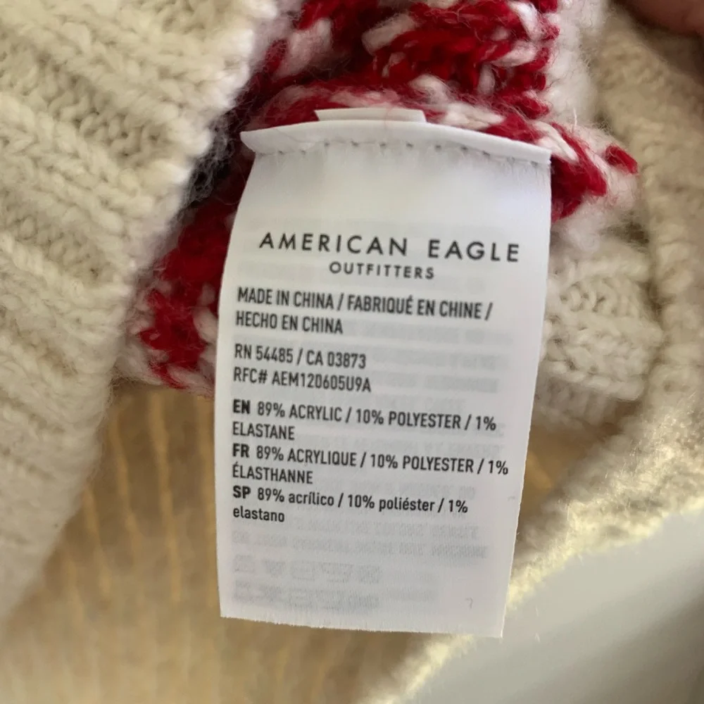American Eagle Mock Neck Fair Isle Snowflake Sweater Size Small - Picture 8 of 14